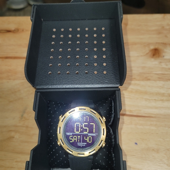 Diesel Men's Crusher DZ/1901 Black Rubber Digital - Picture 7 of 8